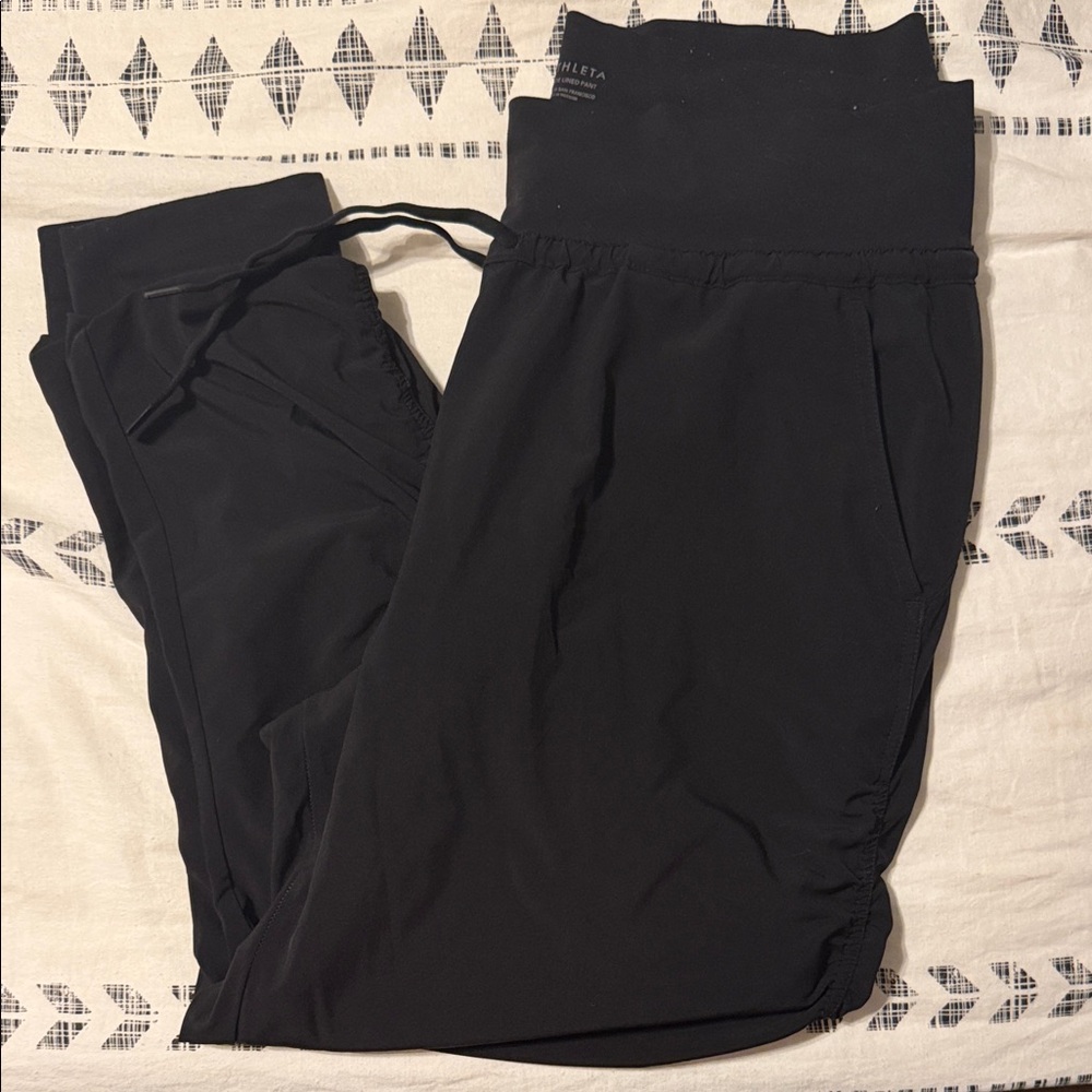 Athleta Attitude lined pant. Size 12. Black